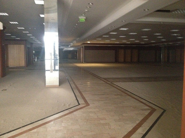 Look inside the abandoned mall. Author: Mike Kalasnik CC BY-SA 2.0