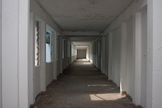 One of the long corridors of the hospital. Author: Brian Jeffery Beggerly CC BY 2.0