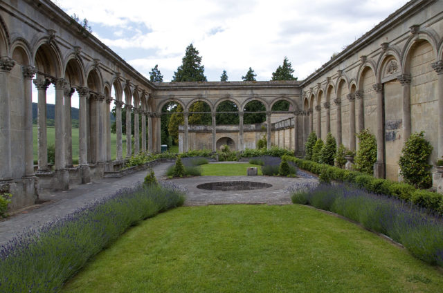 The Conservatory of the Court. Author: Tony Hisgett. CC BY 2.0