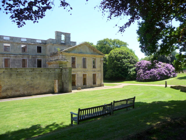 The estate is open to the public, and it is a popular place for family picnics. Author: Christine Matthews. CC BY-SA 2.0