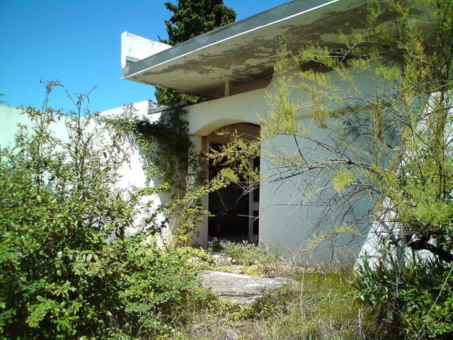 The hotel remains completely vacant. Author: Tor Lindstrand CC BY-SA 2.0