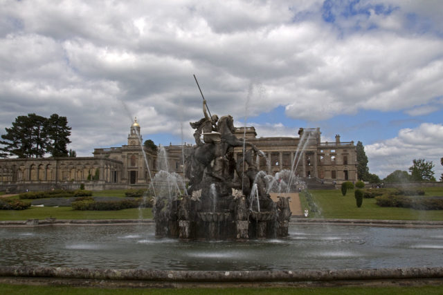 The Perseus and Andromeda Fountain. Author: Tony Hisgett. CC BY 2.0