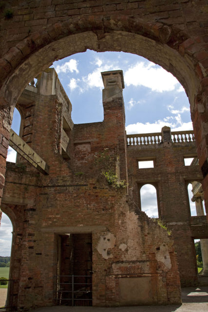 Today, the ruins are maintained by English Heritage. Author: Tony Hisgett. CC BY 2.0