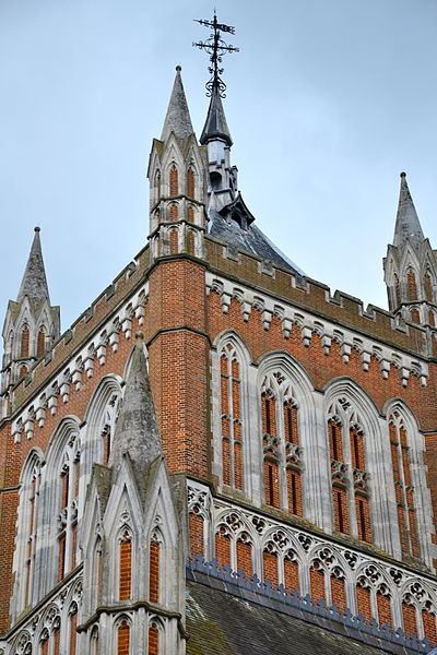 Top of a chapel at Virginia Water. Author: Jnbooth CC BY-SA 3.0