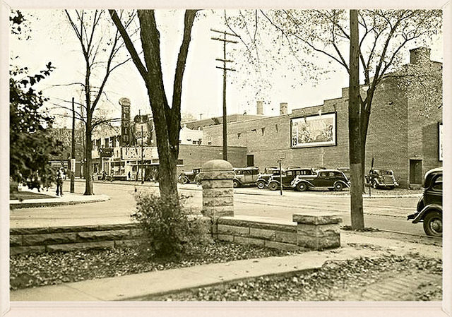 View from the corner of Elgin and Nepean of the Elgin Theatre, 1938. Author: Ross Dunn. CC BY-SA 2.0