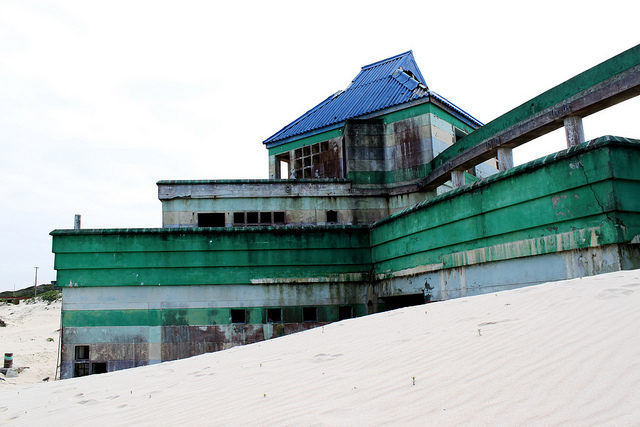 Macassar Beach Pavillion – Author: Jim Sher – CC BY 2.0