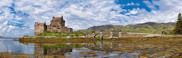 Panorama of the castle from the south – Author: Stefan Krause, Germany – FAL