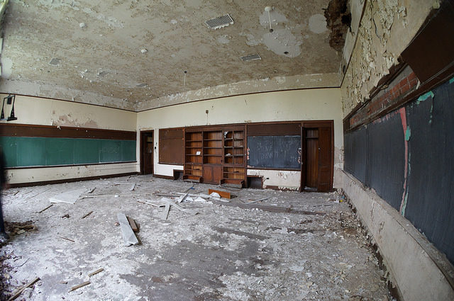 One of the abandoned classrooms. Author: Cory Seamer CC BY 2.0