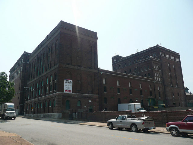 The brewery as seen from the street. Author: sawdust_media CC BY 2.0