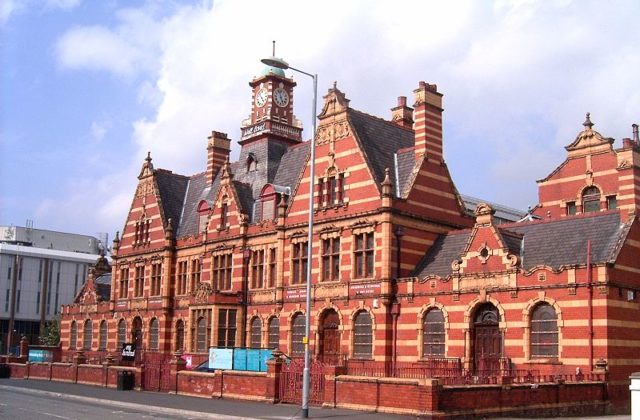 The façade of the Victoria Baths. Author: Pit-yacke CC BY-SA 2.0