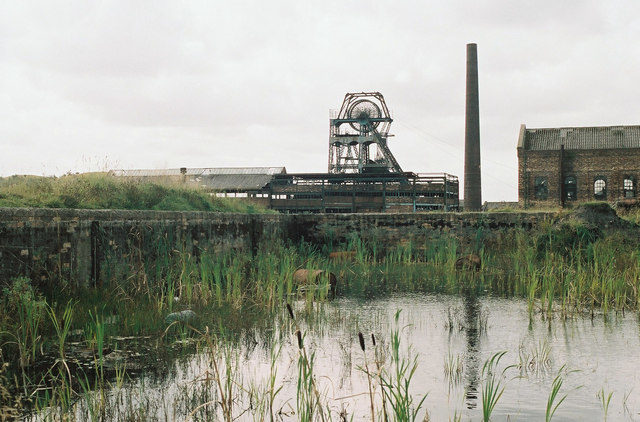 The former water tank. Author: Alan Murray-Rust CC BY-SA 2.0