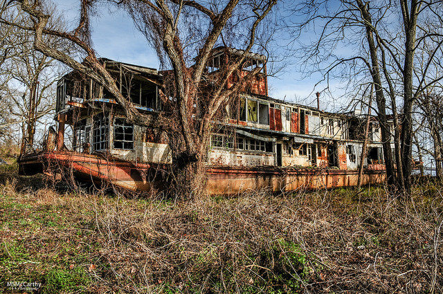 Decaying and abandoned. Author: Michael McCarthy CC BY-ND 2.0