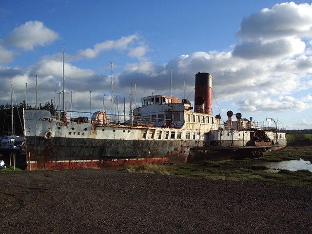 The abandoned PS Ryde. Author: Razzladazzla CC BY-SA 3.0