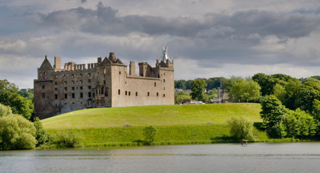 The Linlithgow Palace. Author: Alex Sanz. CC BY 2.0