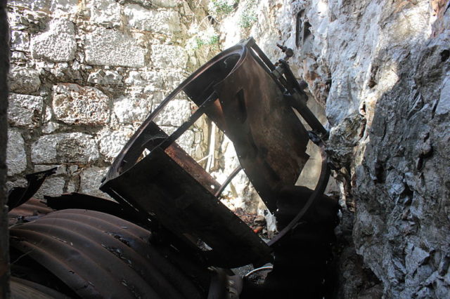 The remains of a World War II searchlight. Author: Harry Mitchell CC-BY 3.0