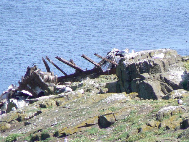 The wreck of the Danish steamship on the island. Author: James Allan CC BY-SA 2.0