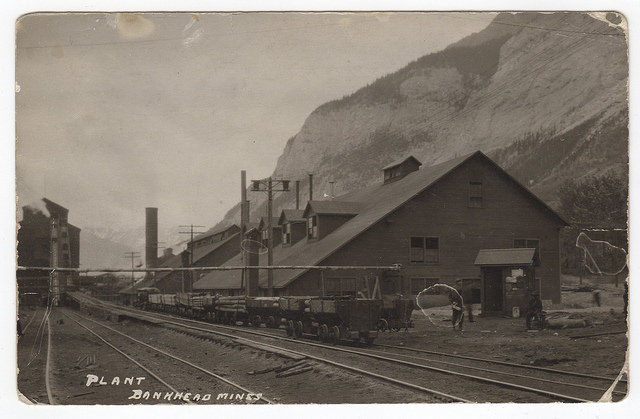 Coal plant at Bankhead Alberta – Author: jasonwoodhead23 – CC BY 2.0