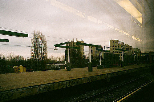 The Bijlmerbajes as seen from the nearby Amsterdam Railway Station/ Author: Bart – CC BY 2.0