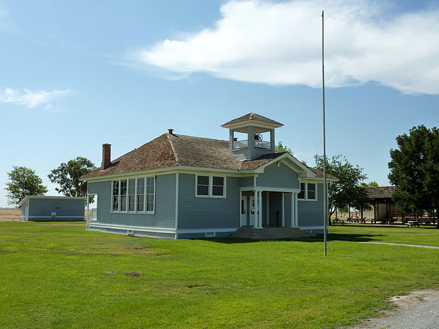 Allensworth Elementary School – Author: Bobak Ha’Eri – CC BY 3.0