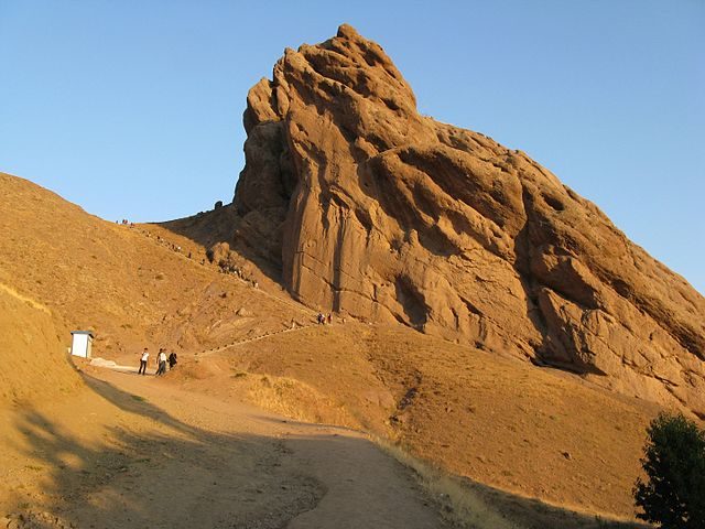 The steps that lead to the castle. Author: Alen Ištoković – CC BY 3.0