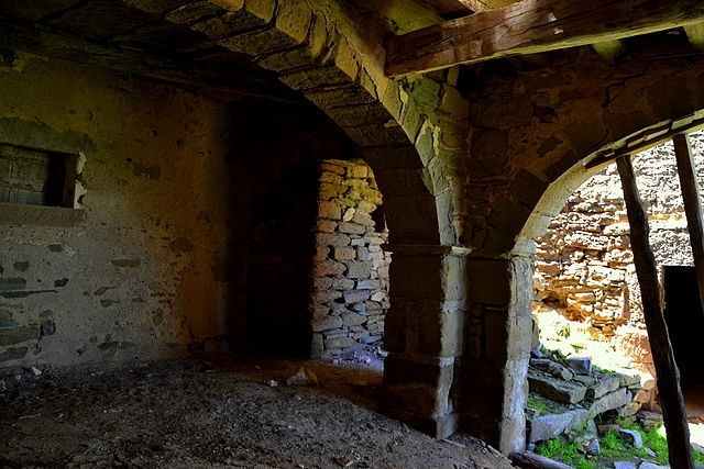 Interior of a house. Author: Angela Llop – CC BY-SA 2.0