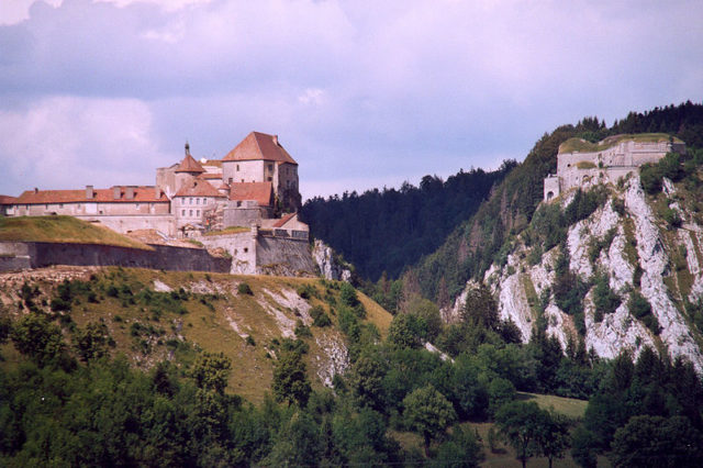 Château de Joux different angle. Author: Calips CC BY-SA 1.0