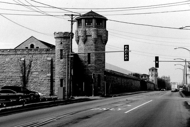 Driving to Joliet prison. Author: Kai Schreiber CC BY-SA 2.0