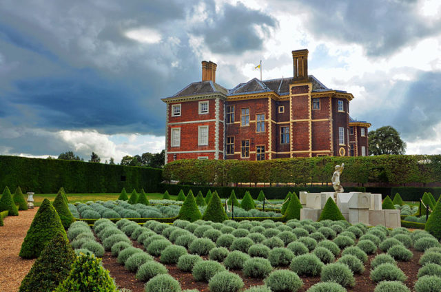 Ham house with its garden. Author: Duncan Harris CC BY 2.0