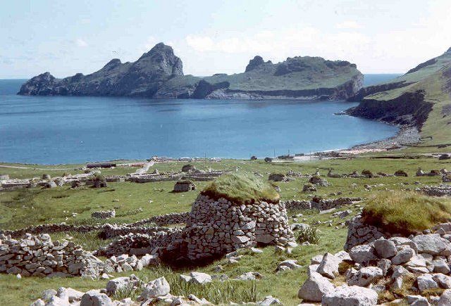 Village Bay, Hirta, St Kilda, Scotland – Author: Ian Mitchell – CC BY-SA 2.0