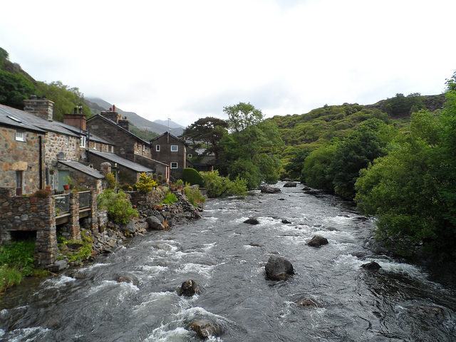 The river and Sygun Copper Mine. Author: Chris CC BY-SA 2.0
