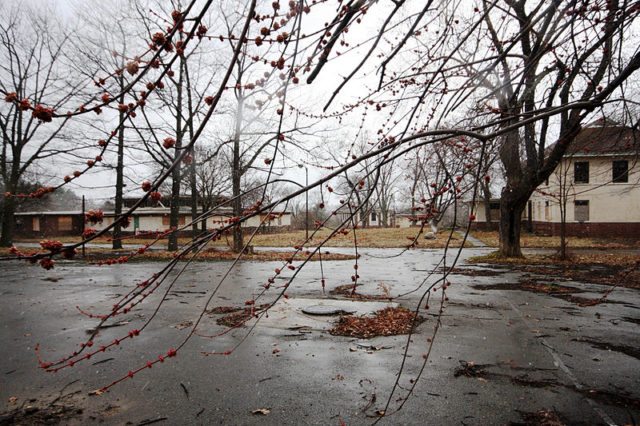 View of the camp courtyard. Author: Shezamm CC BY-SA 2.0