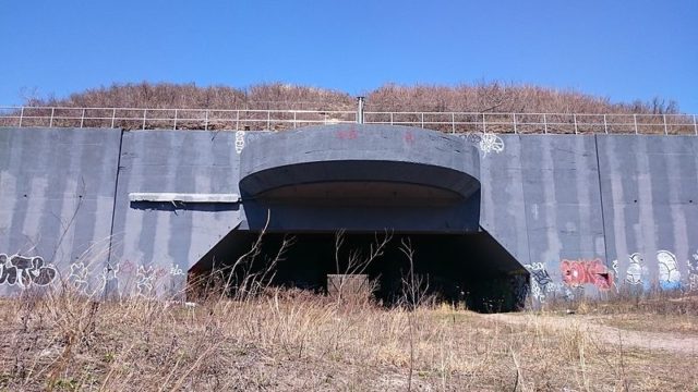 16-inch gun casement. Author: Cédric Boismain CC BY 2.0