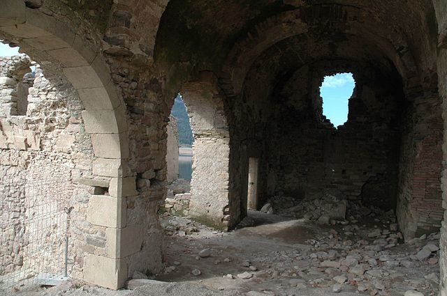 The church is successfully resisting the years under the water/ Author: joan ggk – CC BY 2.0