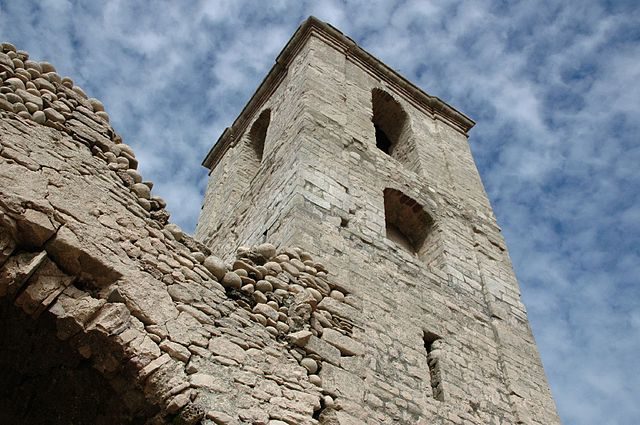 The church was built in the 11th century/ Author: joan ggk – CC BY 2.0