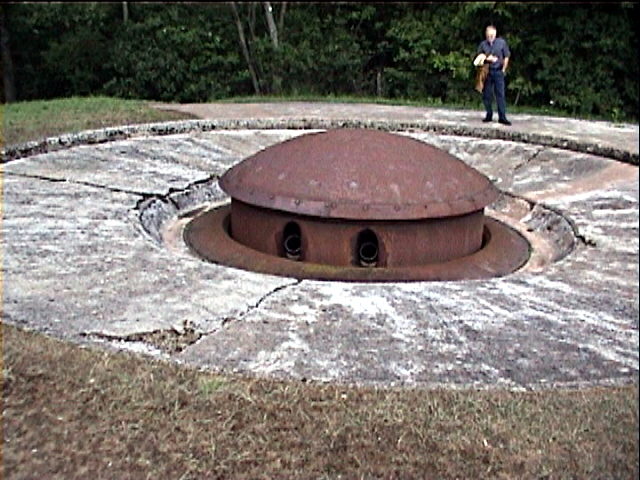 Turret for 135 mm bomb-launchers