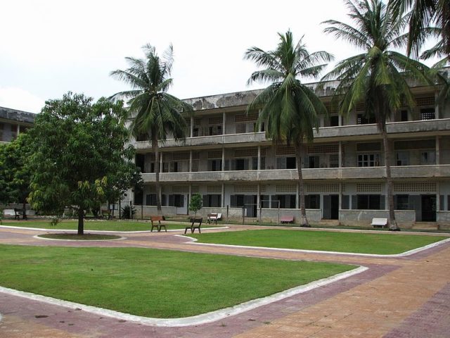 Tuol Sleng. Author: Nefelimhg – CC BY-SA 3.0