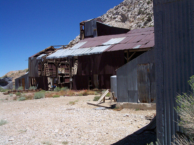 Cerro Gordo Ghost Town, California – Author: David Lofink – CC BY 2.0