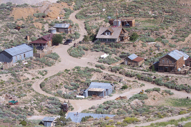 Cerro Gordo Ghost Town, California – Author: David Lofink – CC BY 2.0