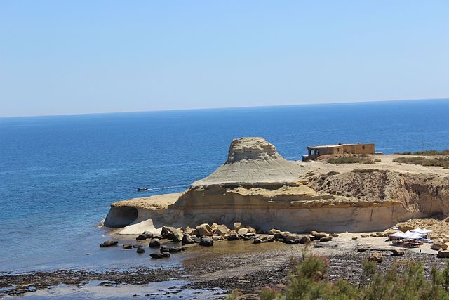 View of the battery from distance/ Author: Michelle Maria – CC BY 3.0