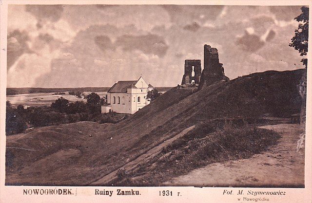 An old photo of the ruins