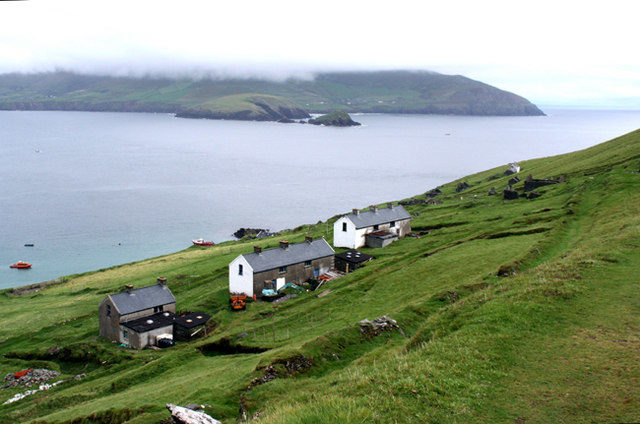 A few of the remaining homes/ Author: Bob Shires CC BY-SA 2.0