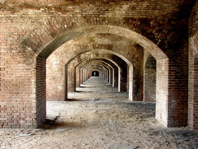 Fort Jefferson arches/ Author: Marque1313 CC BY-SA 3.0