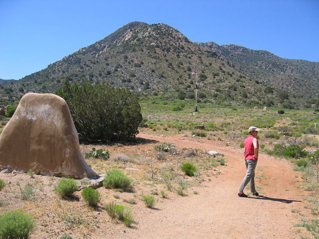 One of the few remaining walls of the fort. Author: Evan Osherow CC BY 2.0