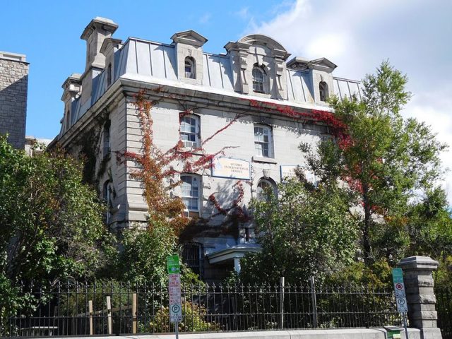 Ottawa Jail Hostel different angle. Author: Jeangagnon CC BY-SA 4.0