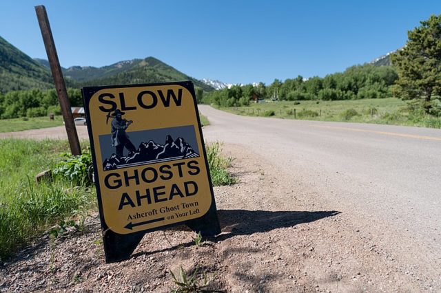 Slow ghosts ahead. Author: Lorie Shaull CC BY-SA 2.0