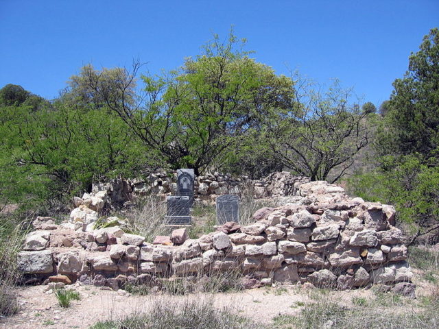 Small cemetery/ Author: Transity CC BY-SA 3.0