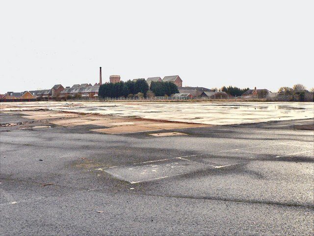 Bass maltings from a distance/ Author: Mick Lobb CC BY-SA 2.0