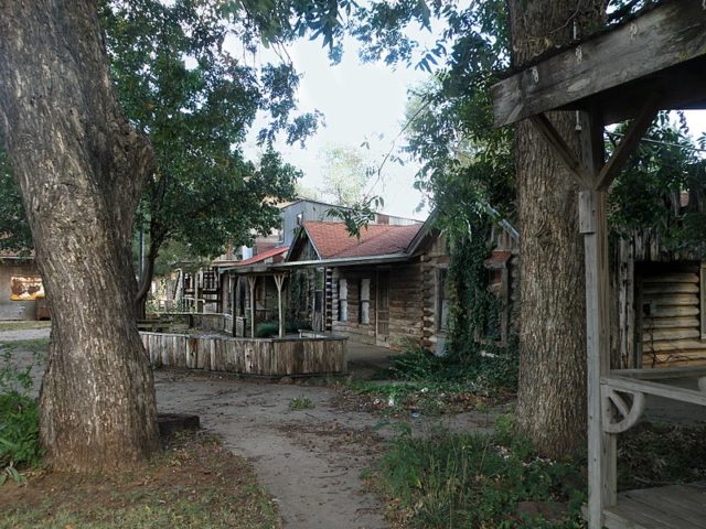 Old wooden houses. Author: MARELBU – CC BY 3.0