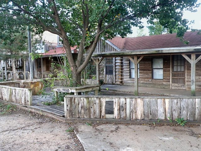 Old wooden houses. Author: MARELBU – CC BY 3.0