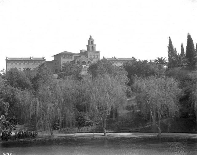 Santa Fe Railroad Hospital. Author: USC Digital Library Public Domain